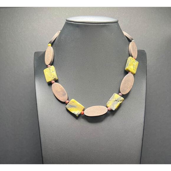 Vintage Green Moss Agate and Wooden Bead Collar Necklace - Picture 3 of 7